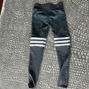 Bombshell sportswear thigh high legging in grey